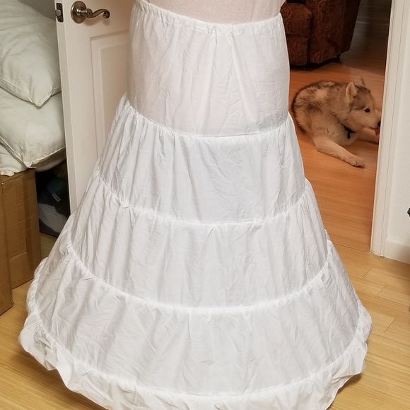 White crinoline underskirt - one size!! - Picture 5 of 5